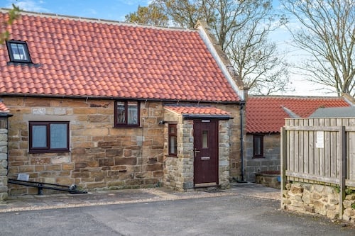 Meadow Cottage - Stainsacre Village